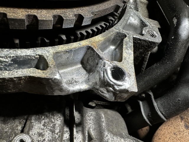 Aluminium welding repair on a Porsche 911 broken bellhousing 
